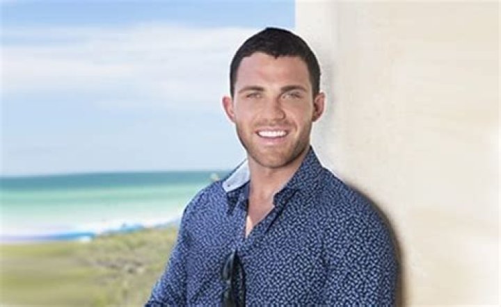 Alex Kompo House, Net Worth, Age, Wiki.