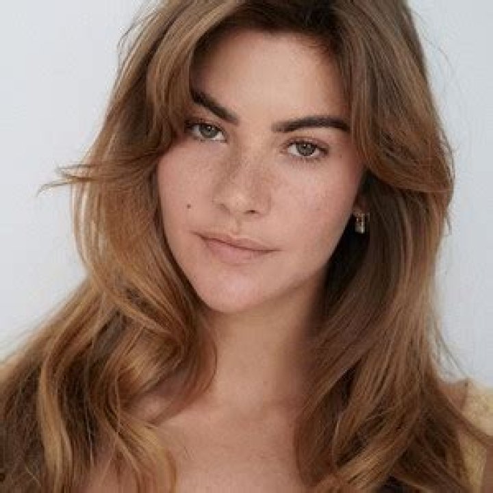 Clara Berry Age | Wiki, Net worth, Bio, Height, Boyfriend