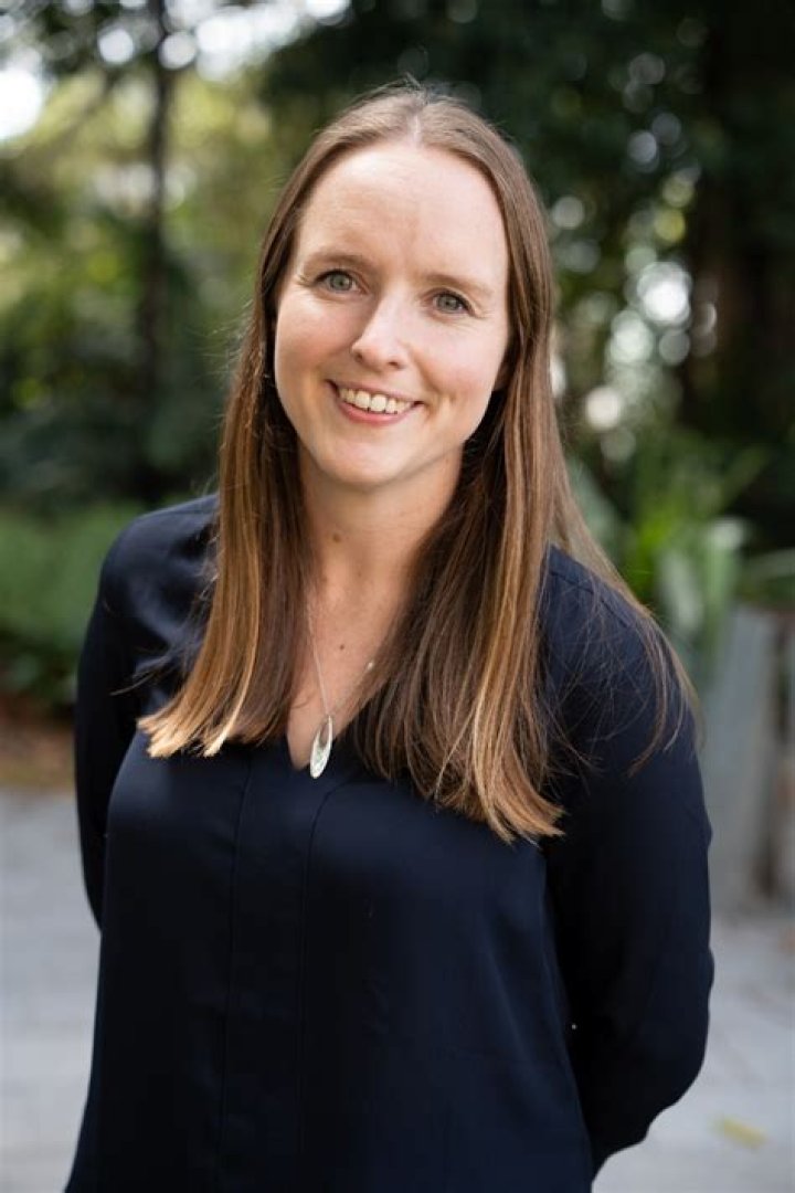 Emma Bones – Celebsgraphy