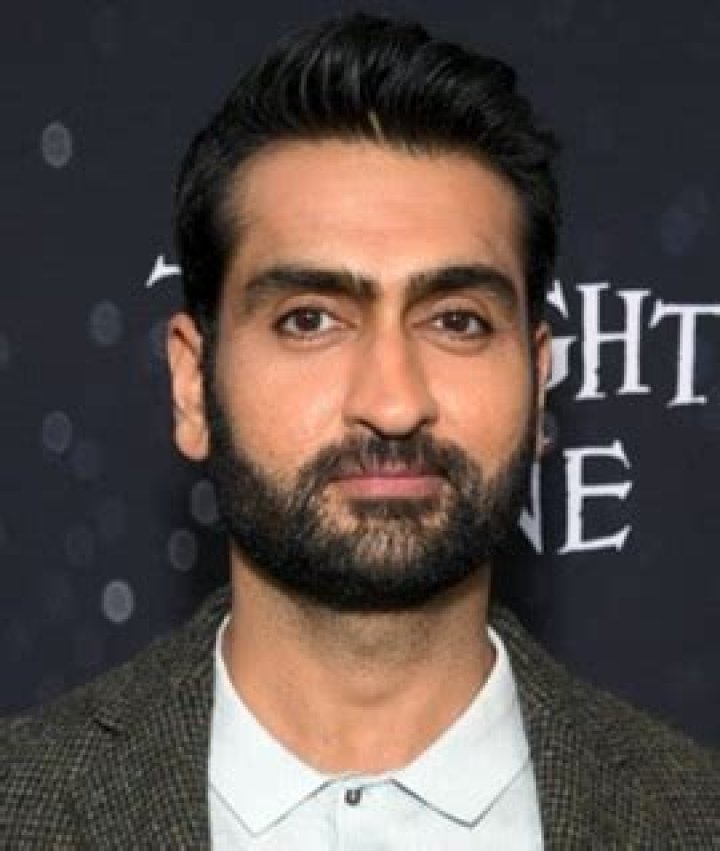 How tall is Kumail Nanjiani