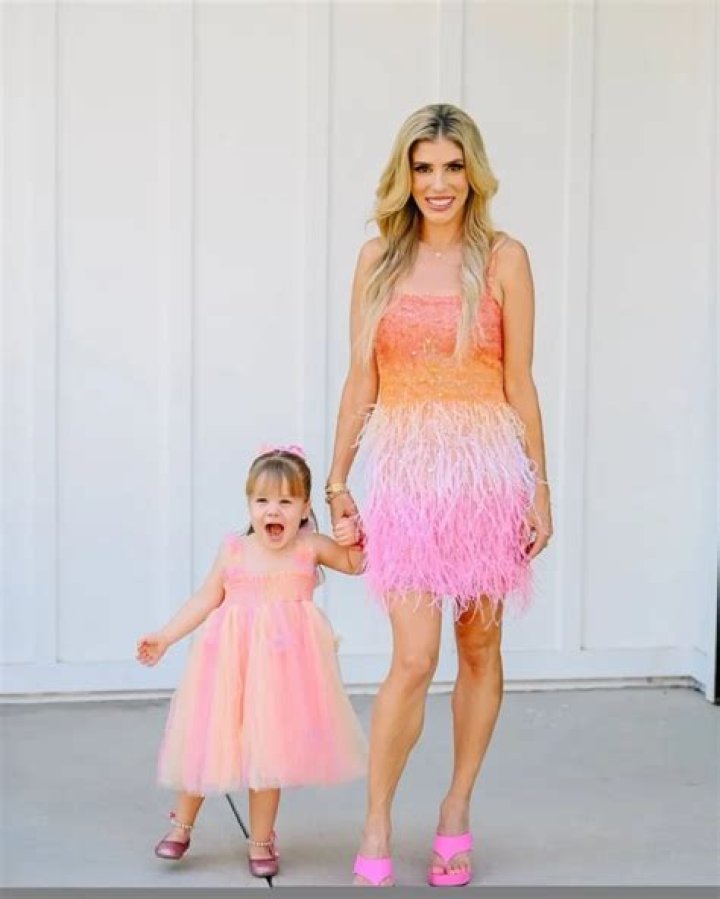 How tall is Rebecca Zamolo