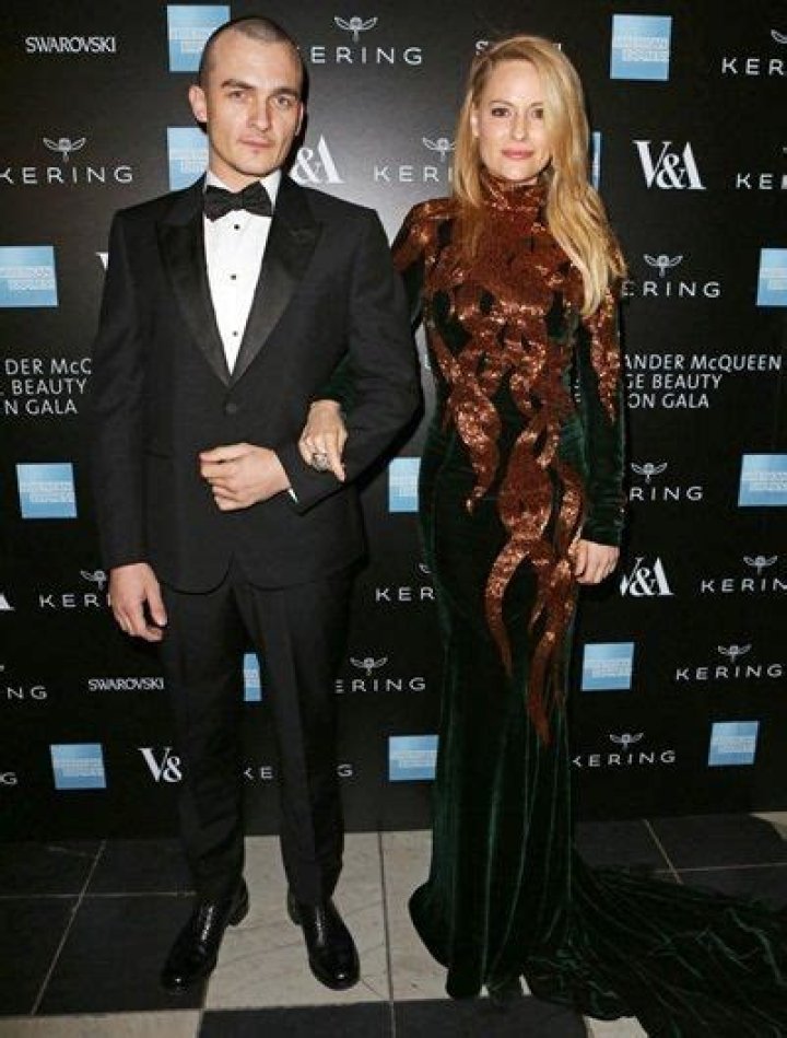 How tall is Rupert Friend