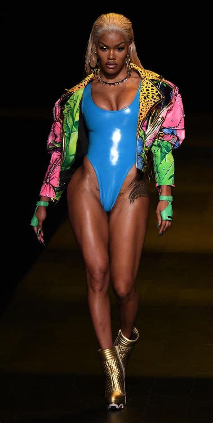 How tall is Teyana Taylor