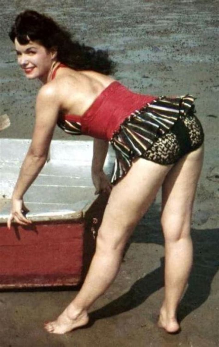 How tall was Bettie Page